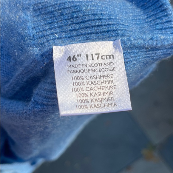 Johnstons of Elgin Vintage Blue Crewneck Sweater - Picture 3 of 6